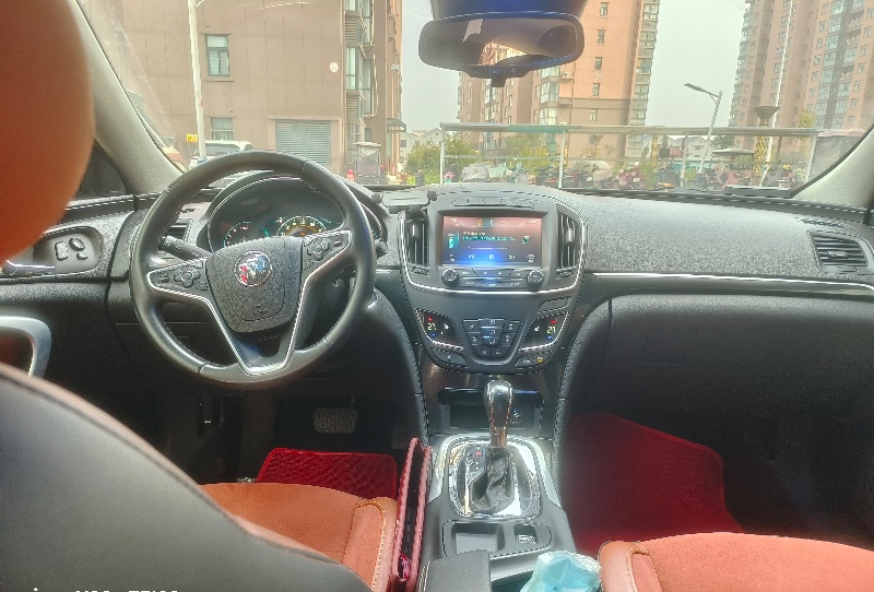 开封15年别克君威8