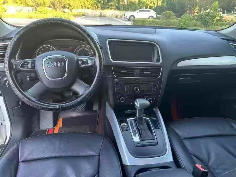 鹰潭12年奥迪Q56