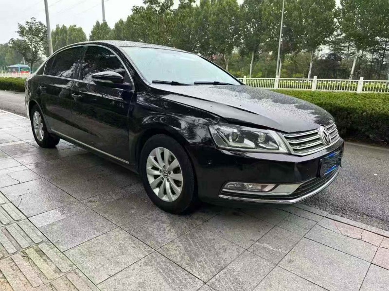 东营16年大众迈腾2