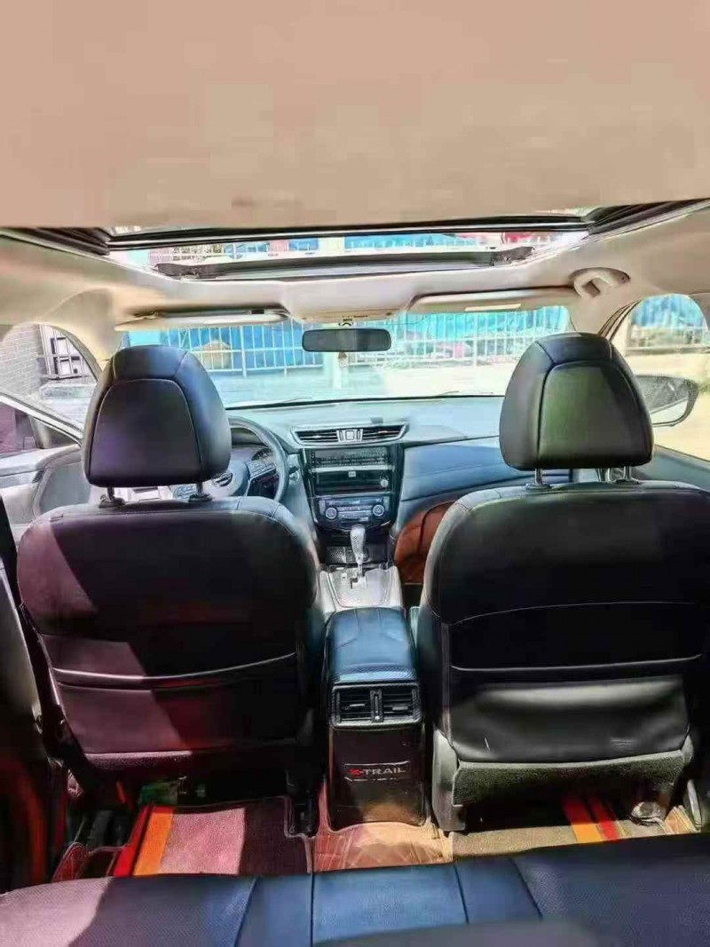 济宁18年日产奇骏4