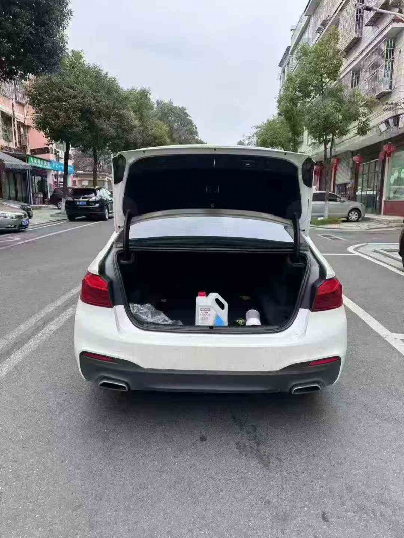 衡阳19年宝马5系9