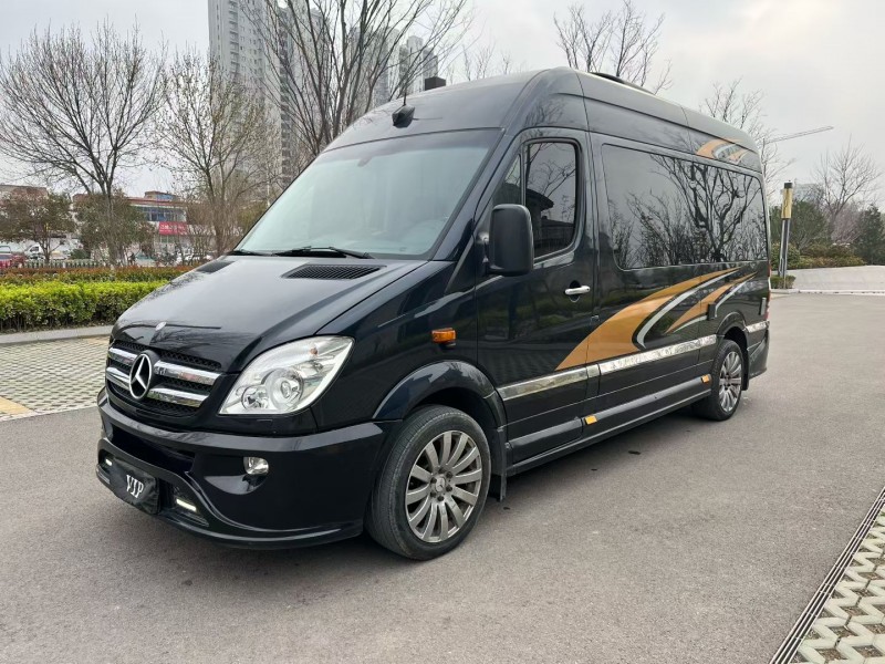 济宁14年奔驰斯宾特3