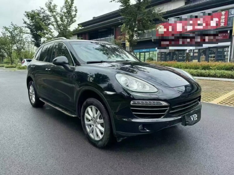 济宁14年保时捷卡宴2