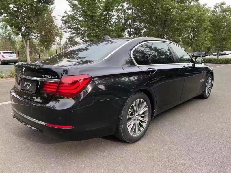 济宁15年宝马7系8