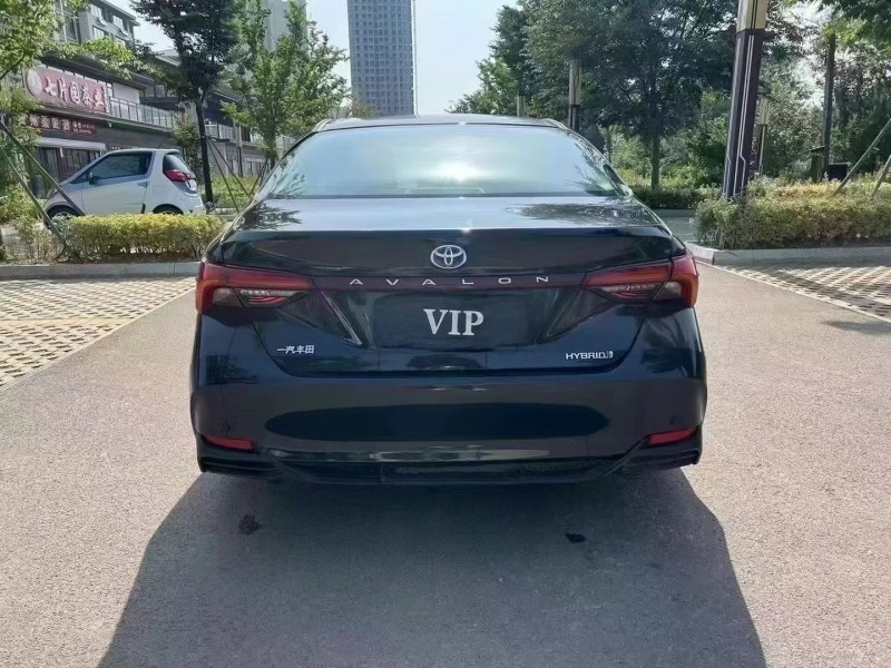 济宁21年丰田亚洲龙8