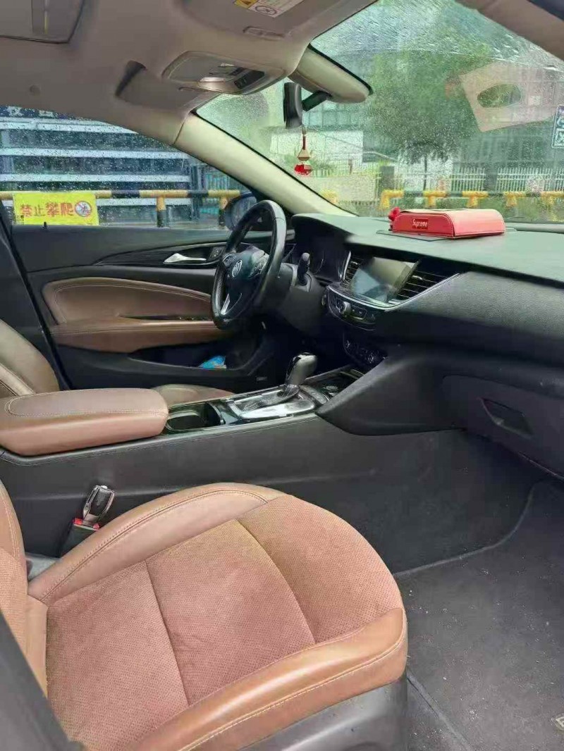 邢台19年别克君威5