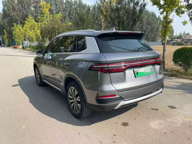 济宁23年比亚迪宋8