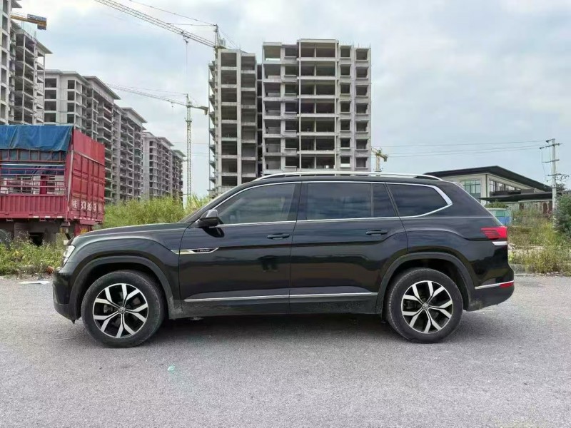 广州17年大众途昂7