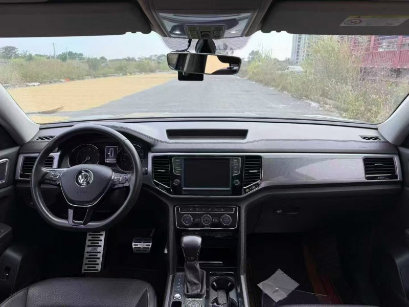 广州17年大众途昂8