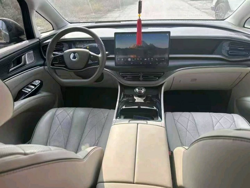 青岛23年腾势D93