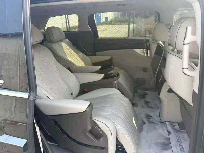 青岛23年腾势D95