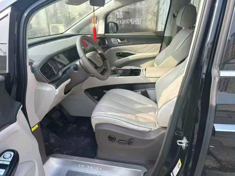 青岛23年腾势D96