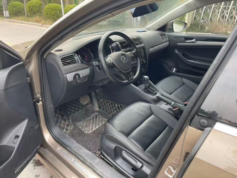 济宁18年大众速腾5