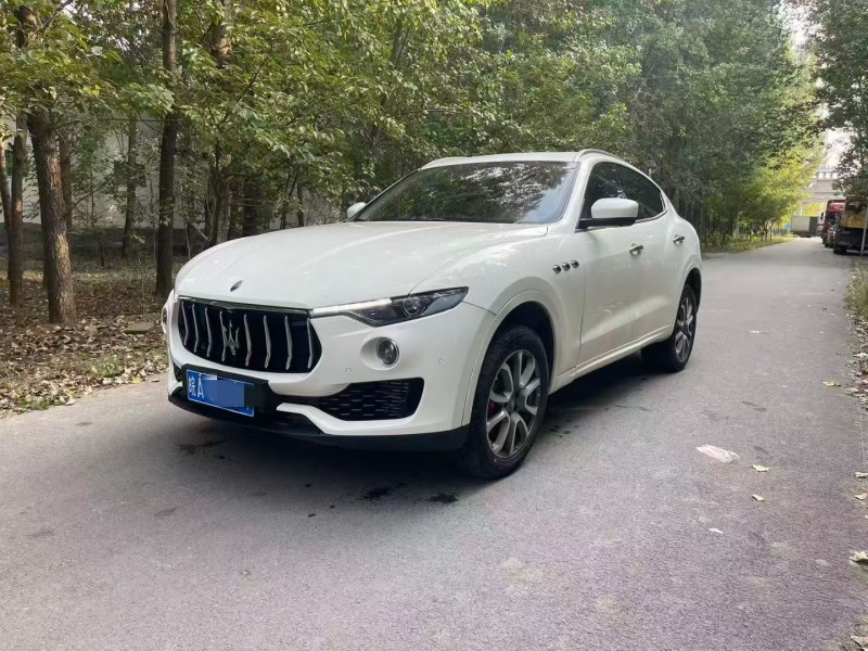 济宁16年玛莎拉蒂Levante3