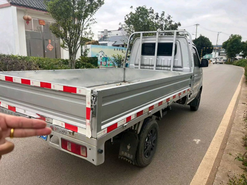 曲靖23年金杯汽车阁瑞斯6