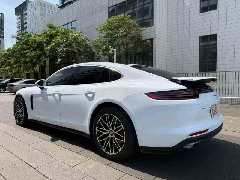 佛山18年保时捷帕拉梅拉8