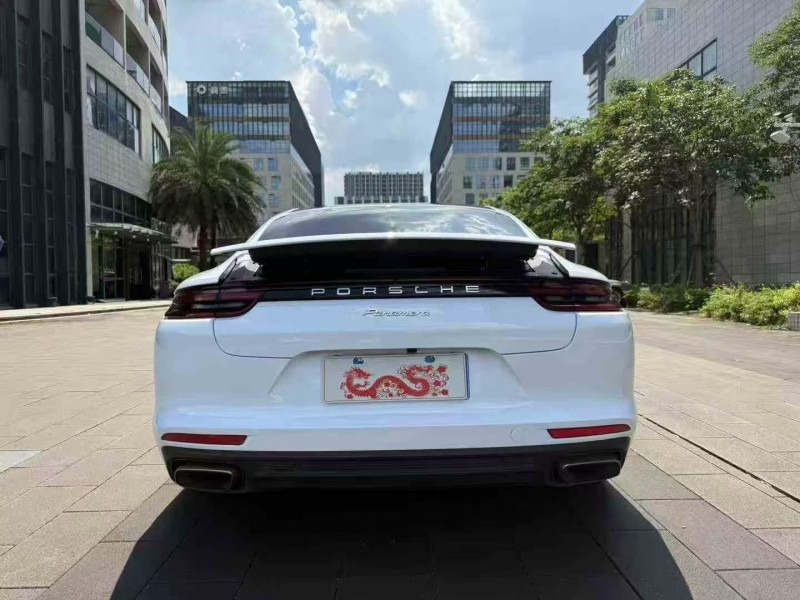 佛山18年保时捷帕拉梅拉9