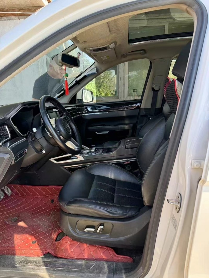 鹤壁18年众泰T8008