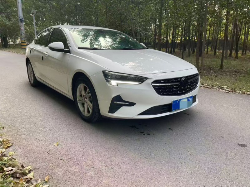 济宁21年别克君威2