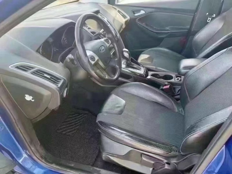 济宁13年福特福克斯5