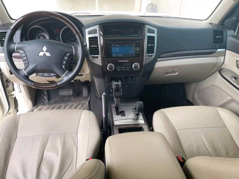 晋中19年三菱帕杰罗5