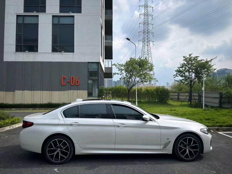 广州23年宝马5系4