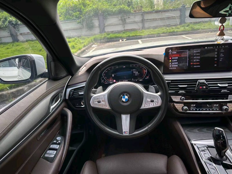 广州23年宝马5系5