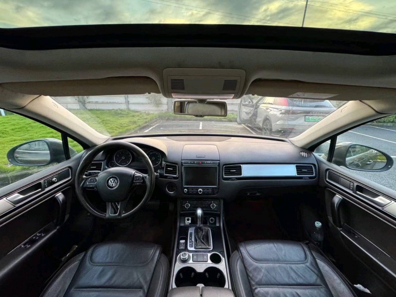 广州16年大众途锐8