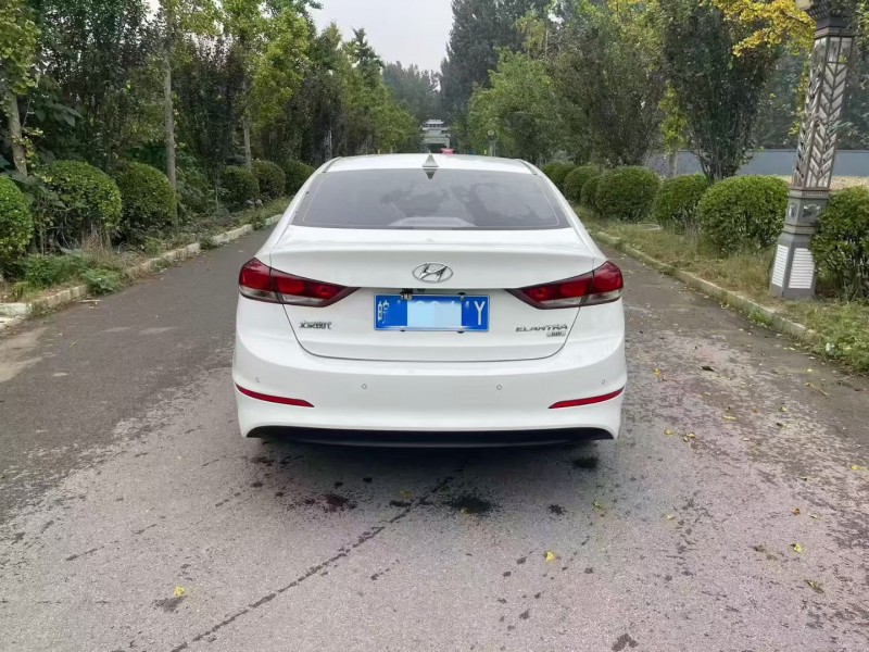 济宁17年现代领动9