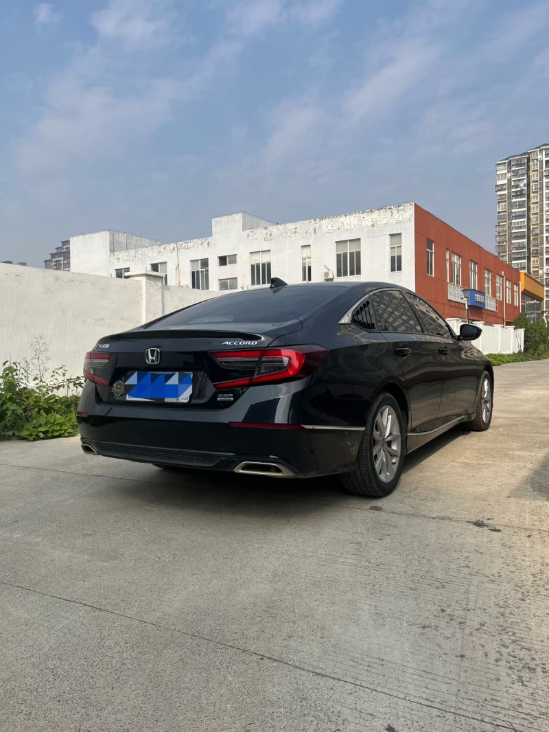 九江23年本田雅阁8