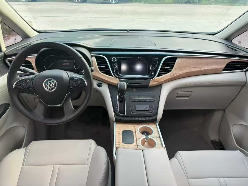 徐州18年别克GL84