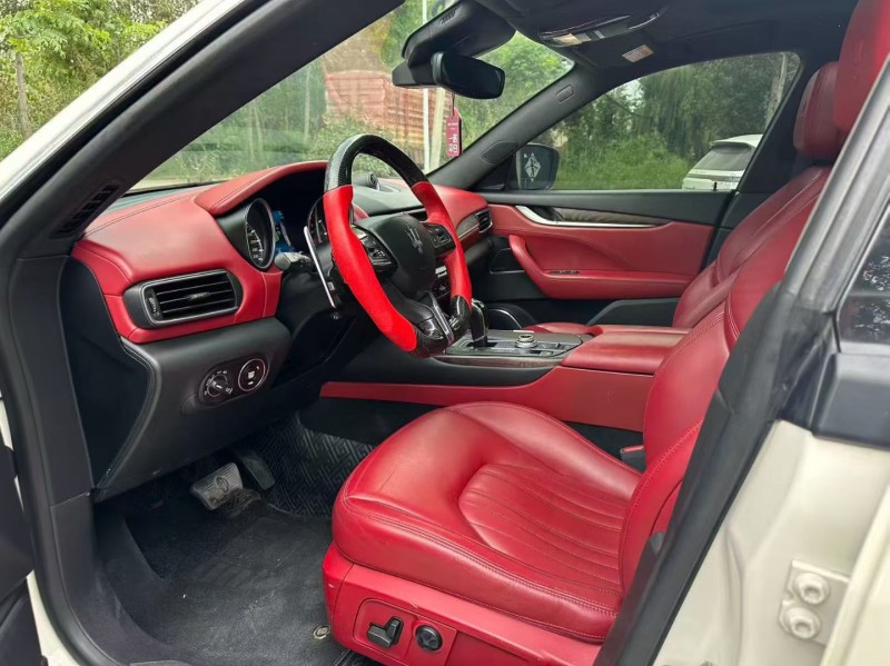 徐州17年玛莎拉蒂Levante6