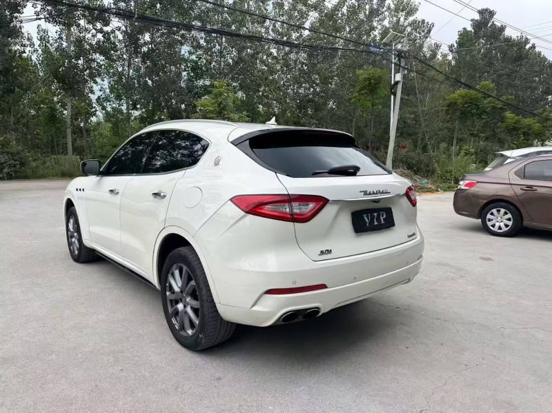 徐州17年玛莎拉蒂Levante7