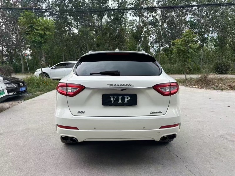 徐州17年玛莎拉蒂Levante9