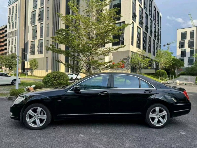 广州12年奔驰S6
