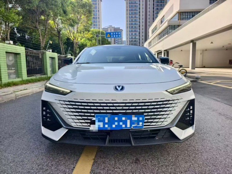 成都25年长安汽车UNI1