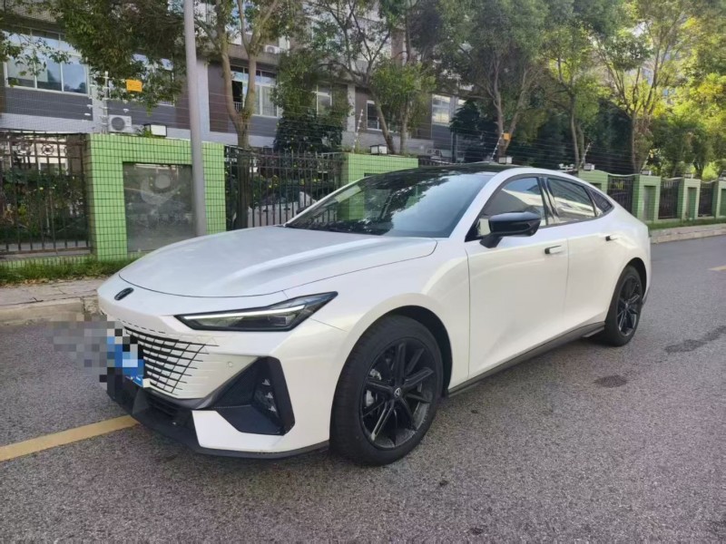 成都25年长安汽车UNI2