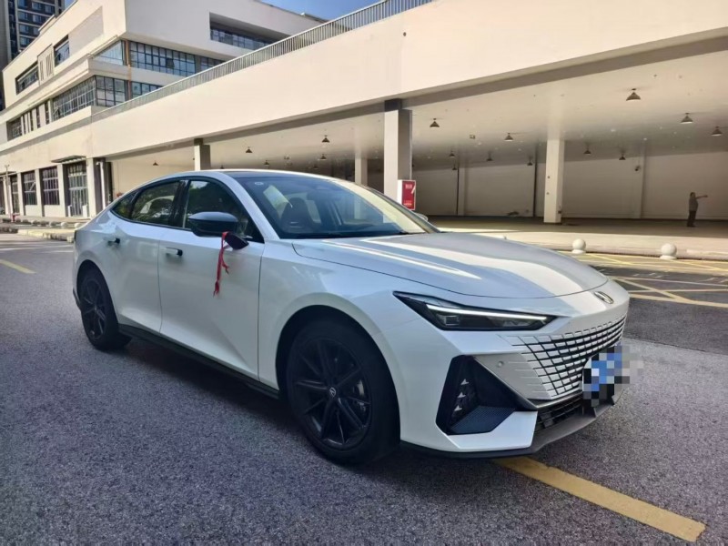 成都25年长安汽车UNI3