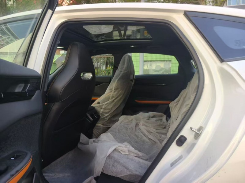 成都25年长安汽车UNI5