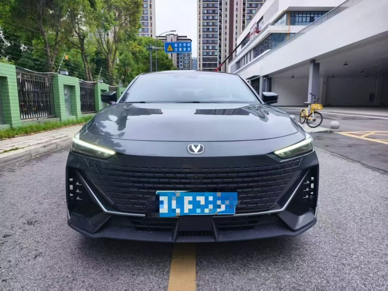 成都25年长安汽车UNI1