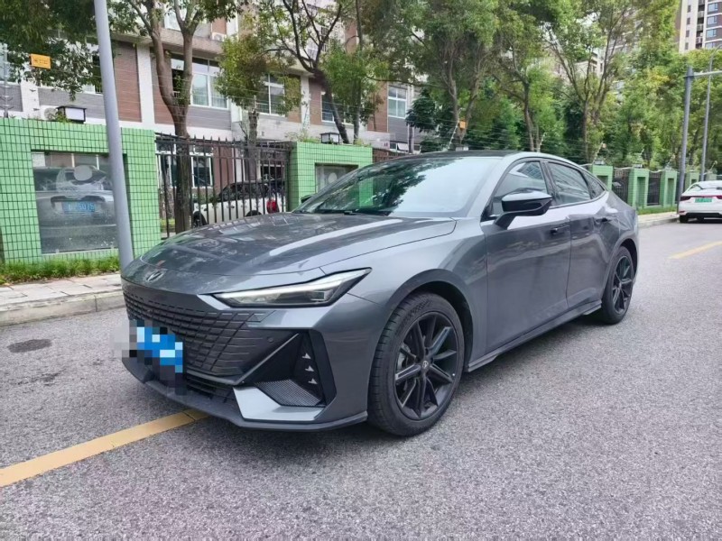 成都25年长安汽车UNI2