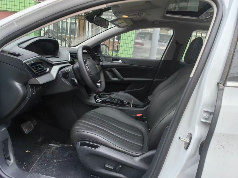 成都25年东风标致6