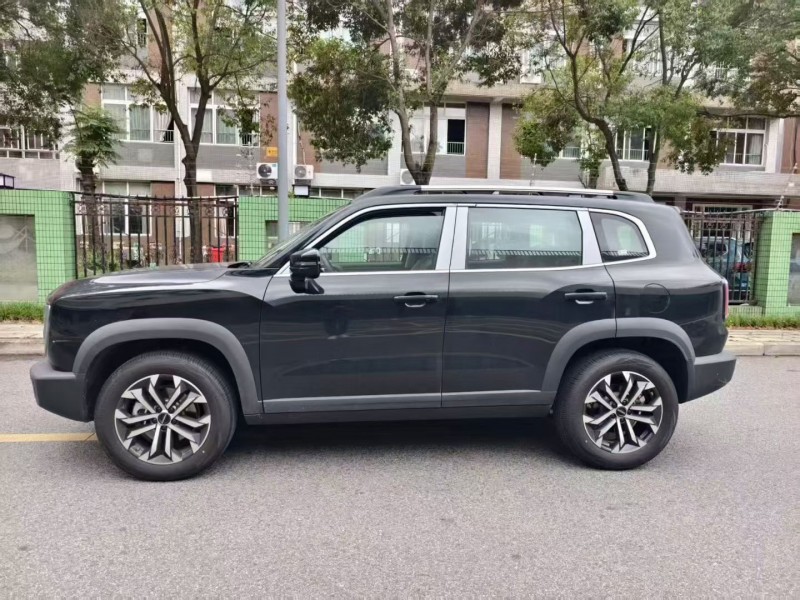 成都25年哈弗大狗8