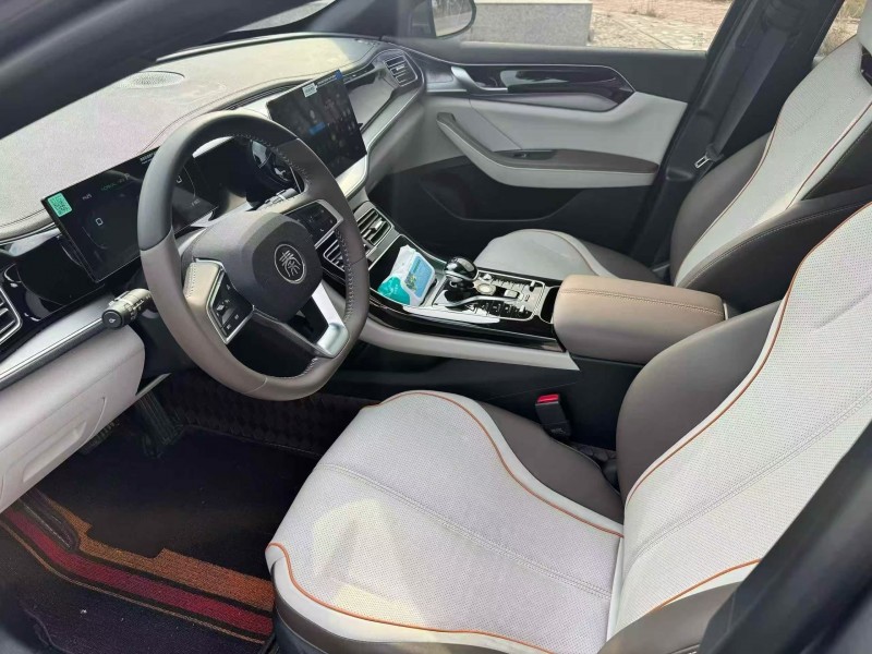 菏泽25年比亚迪秦3