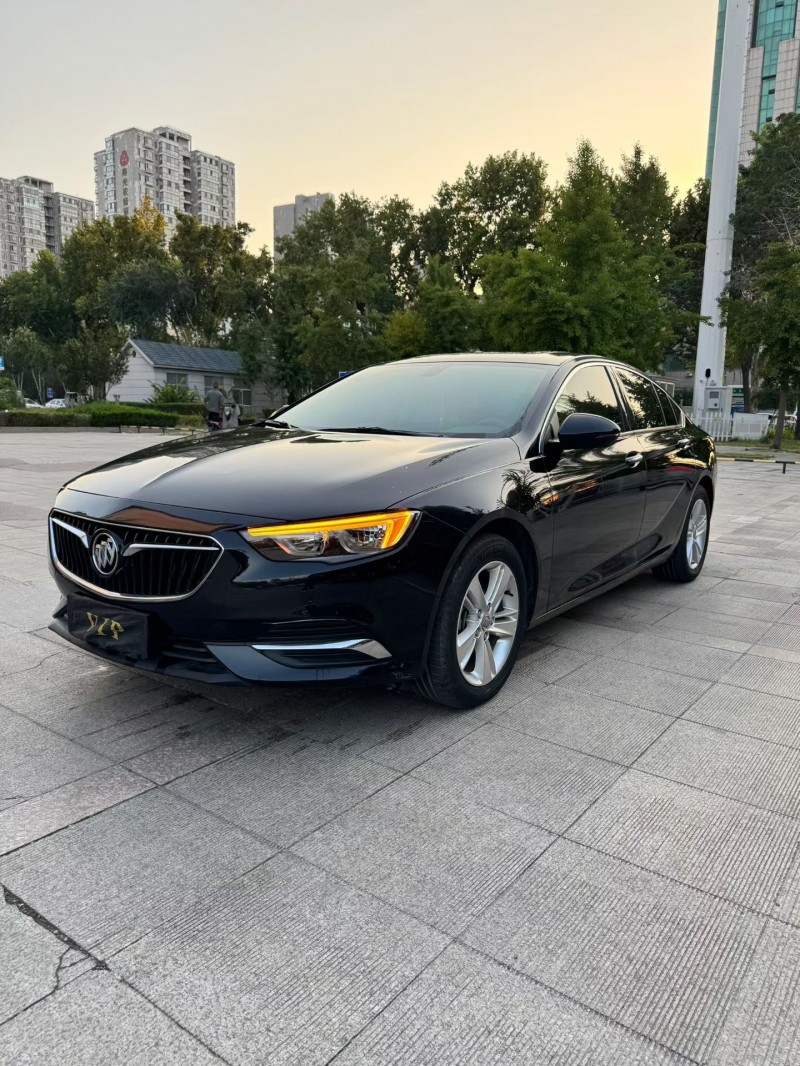 济宁19年别克君威2