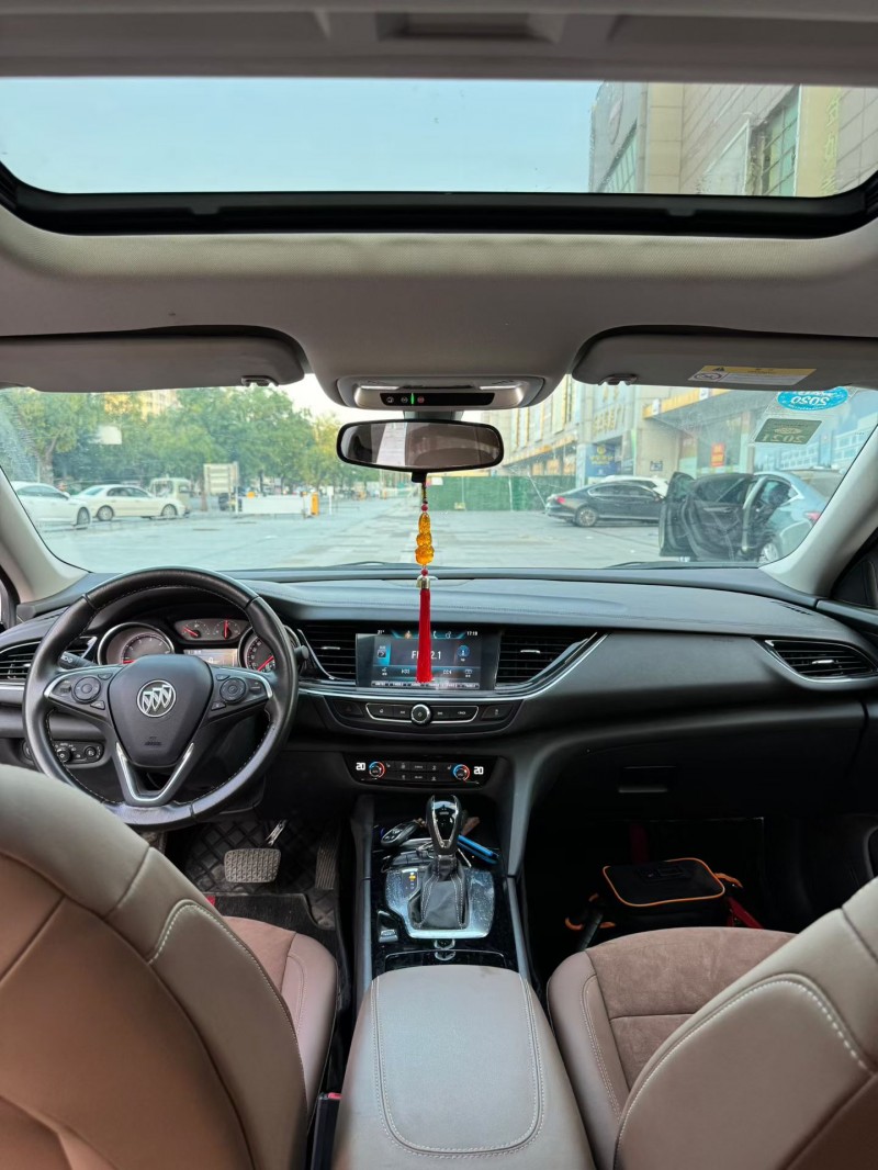 济宁19年别克君威4