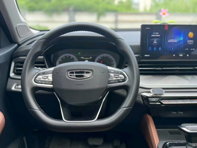 广州23年吉利远景8