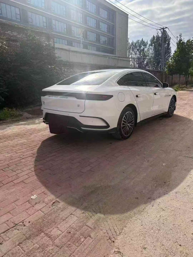 济南24年比亚迪汉8