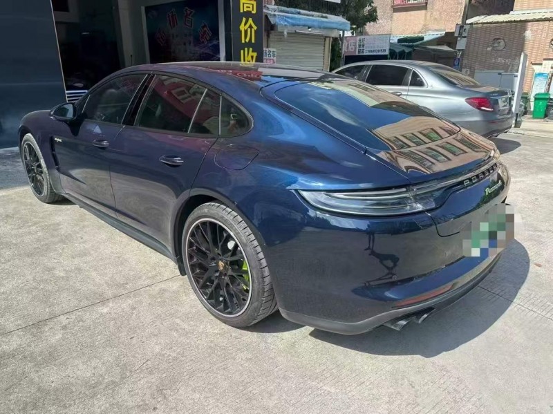 广州22年保时捷帕拉梅拉8