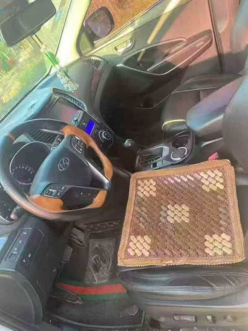 常州15年现代新胜达4